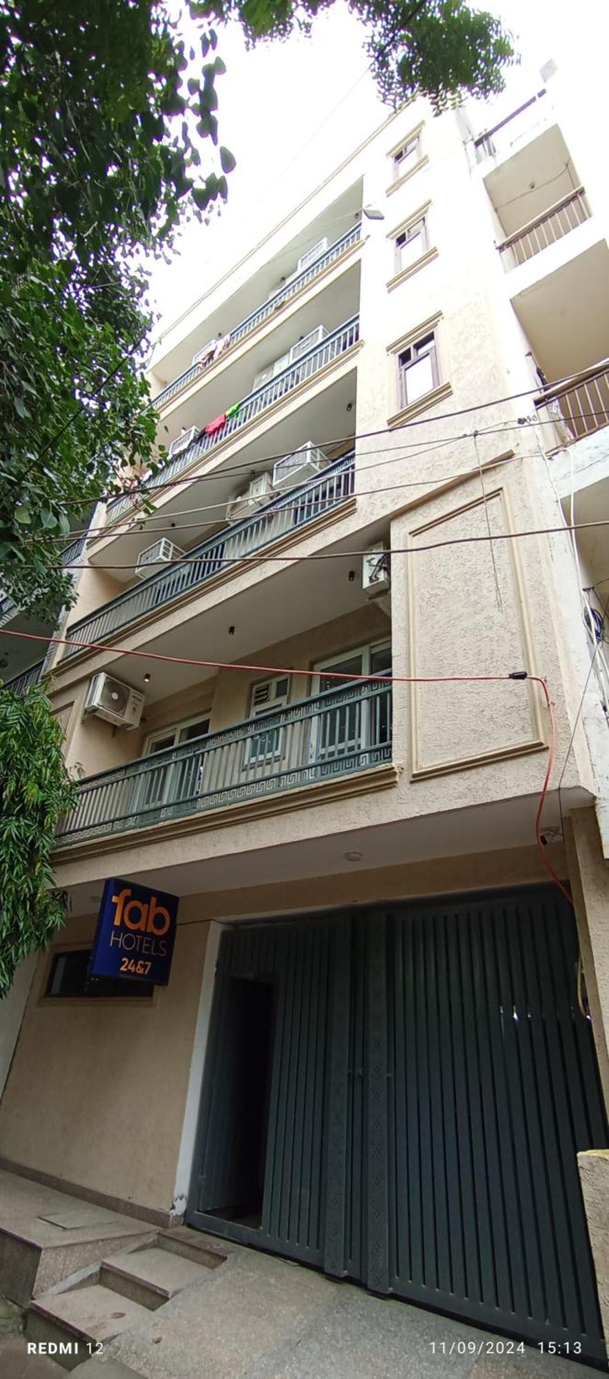 Hotel 24By7 Nova Deli Exterior foto